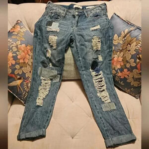 Jessica Simpsons Monroe boyfriend jeans